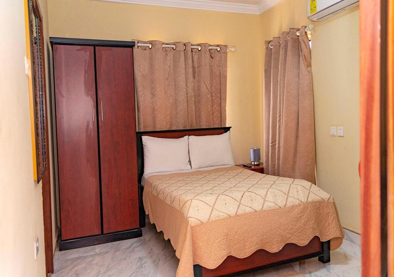 La-Viv Royal Hotel Кумаси Екстериор снимка